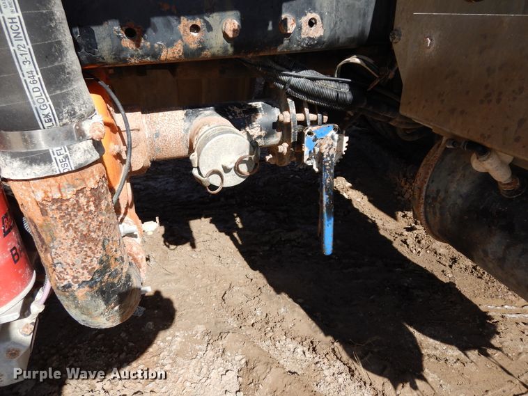 image for item DK0230 2008 Peterbilt 386  water truck