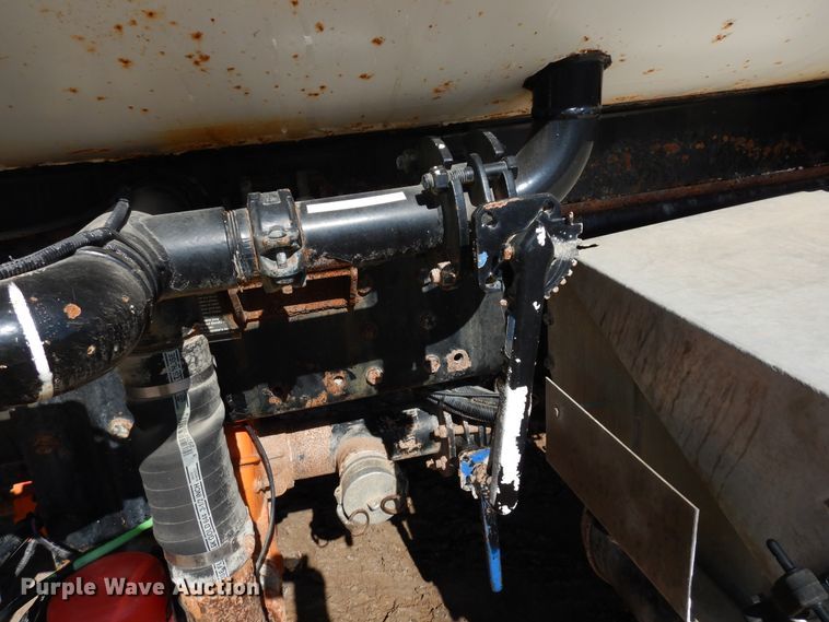 image for item DK0230 2008 Peterbilt 386  water truck