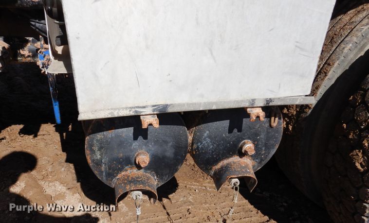 image for item DK0230 2008 Peterbilt 386  water truck