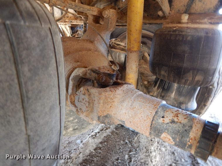 image for item DK0230 2008 Peterbilt 386  water truck