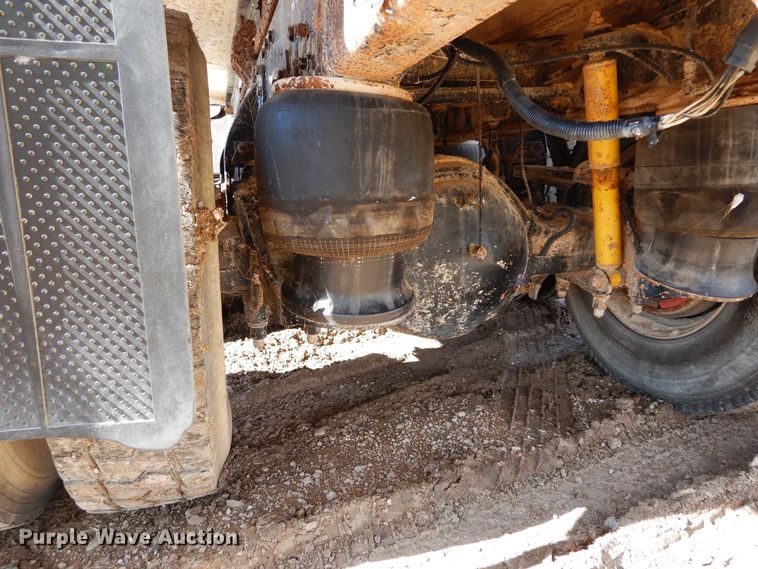 image for item DK0230 2008 Peterbilt 386  water truck