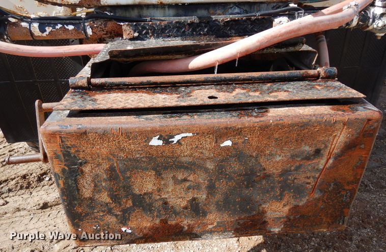 image for item DK0230 2008 Peterbilt 386  water truck