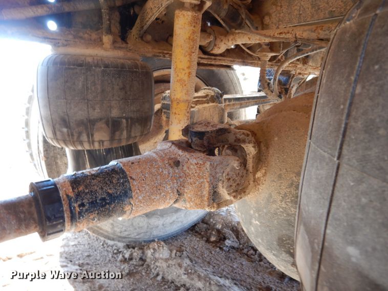 image for item DK0230 2008 Peterbilt 386  water truck