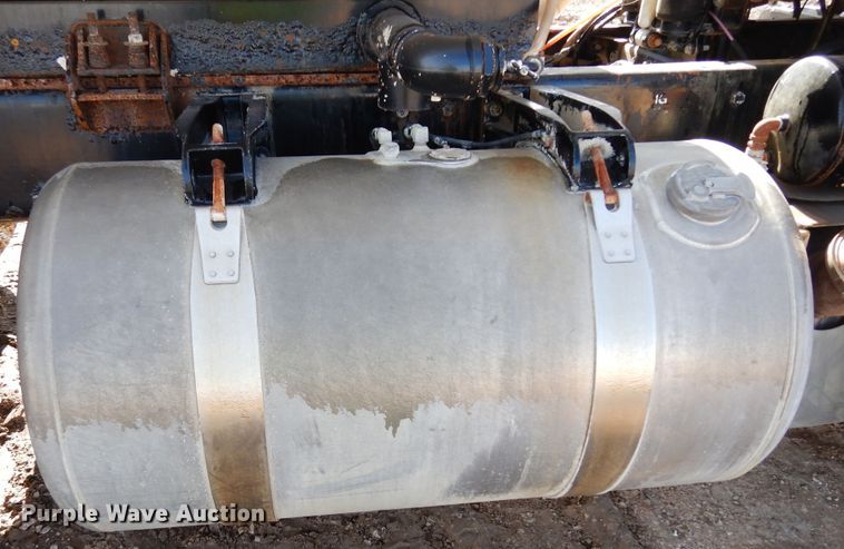 image for item DK0230 2008 Peterbilt 386  water truck