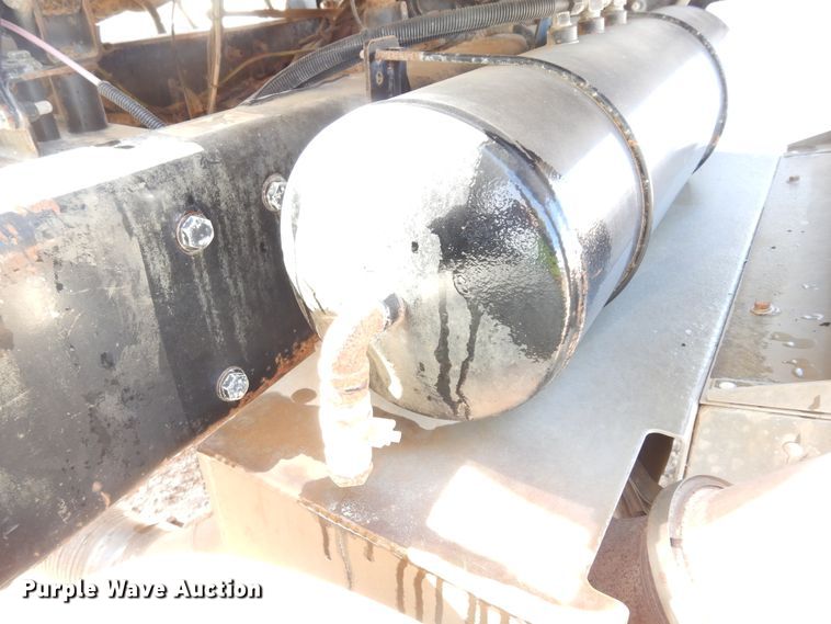 image for item DK0230 2008 Peterbilt 386  water truck