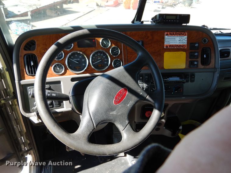 image for item DK0230 2008 Peterbilt 386  water truck