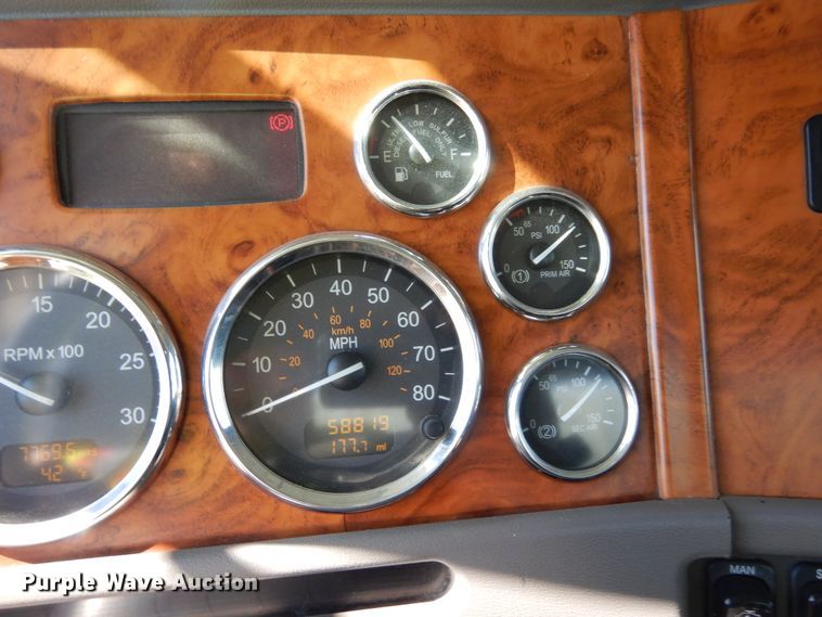 image for item DK0230 2008 Peterbilt 386  water truck