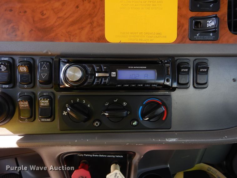 image for item DK0230 2008 Peterbilt 386  water truck