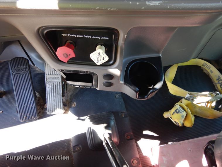 image for item DK0230 2008 Peterbilt 386  water truck