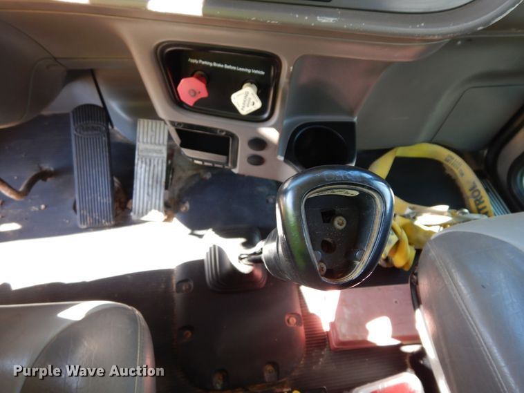 image for item DK0230 2008 Peterbilt 386  water truck