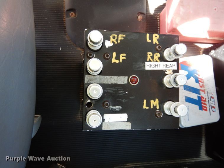 image for item DK0230 2008 Peterbilt 386  water truck