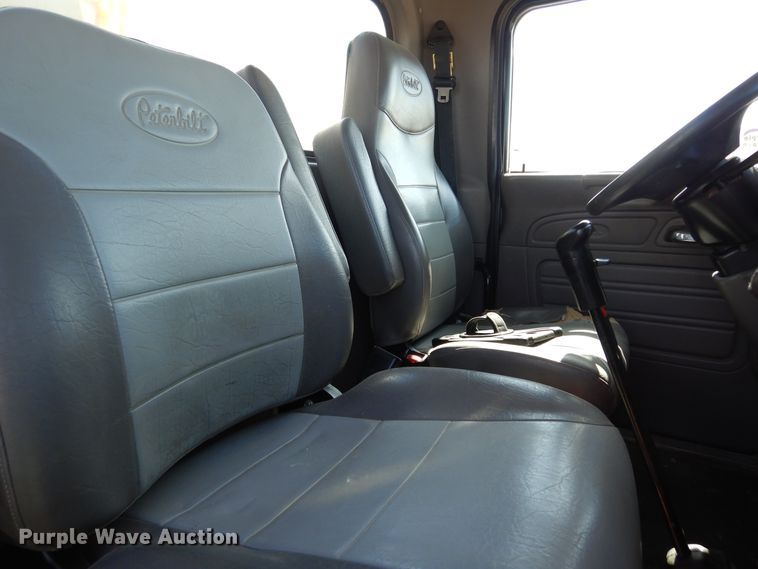 image for item DK0230 2008 Peterbilt 386  water truck