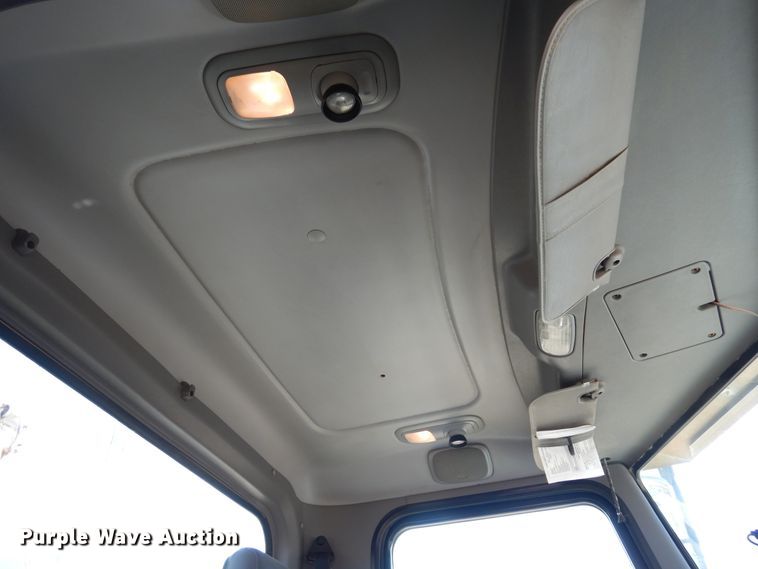 image for item DK0230 2008 Peterbilt 386  water truck