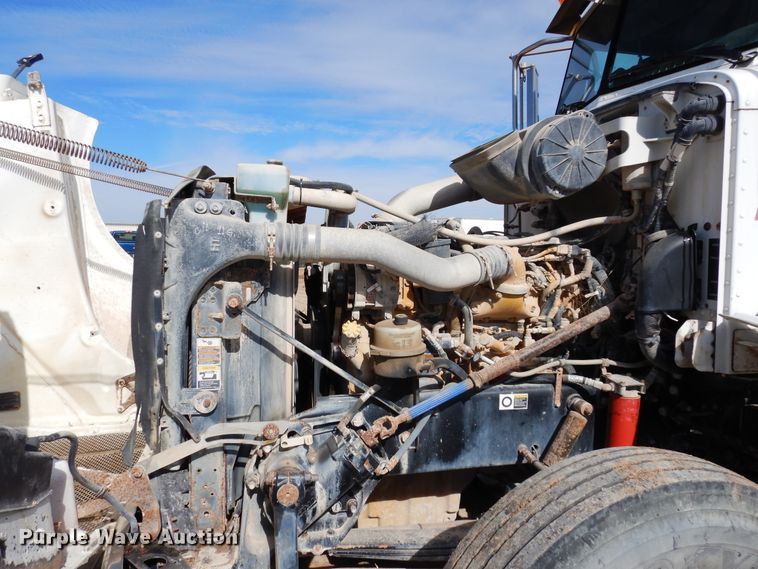 image for item DK0230 2008 Peterbilt 386  water truck