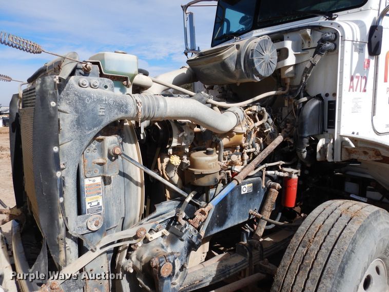 image for item DK0230 2008 Peterbilt 386  water truck