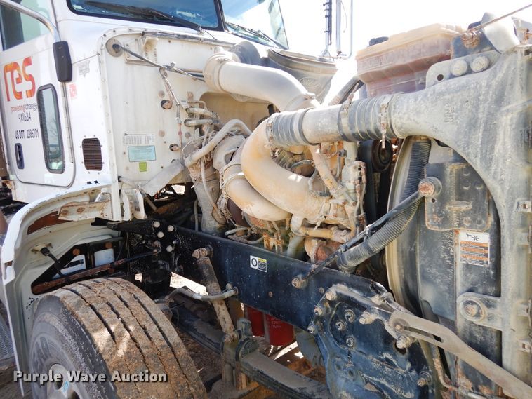 image for item DK0230 2008 Peterbilt 386  water truck