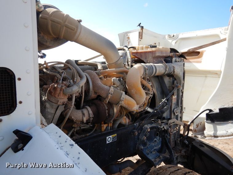 image for item DK0230 2008 Peterbilt 386  water truck