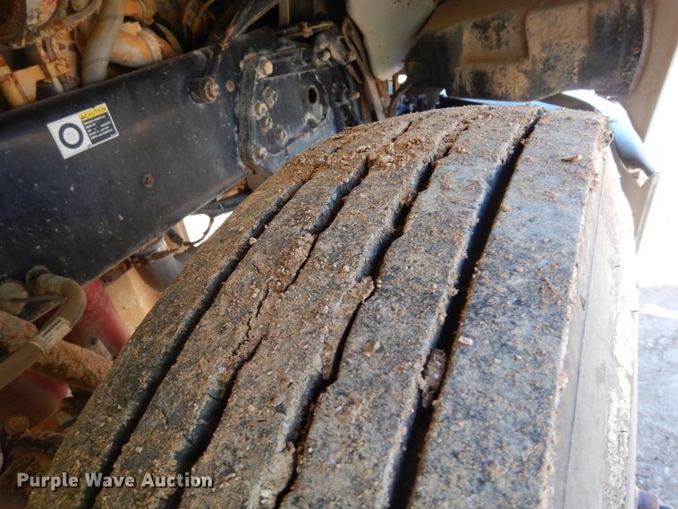 image for item DK0230 2008 Peterbilt 386  water truck