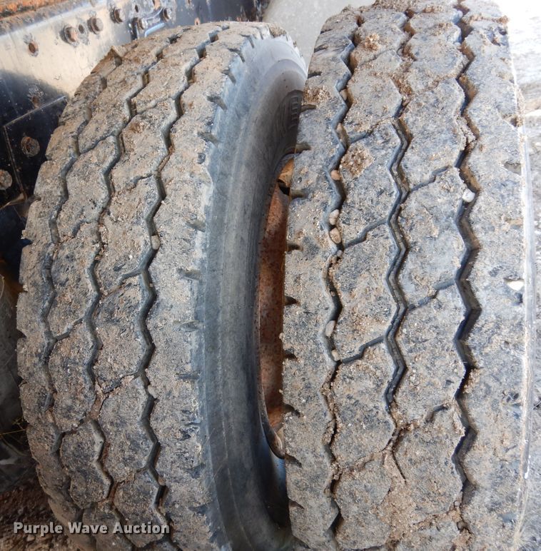 image for item DK0230 2008 Peterbilt 386  water truck