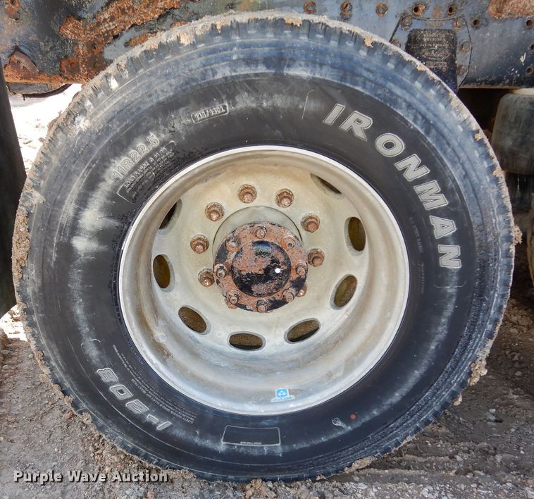 image for item DK0230 2008 Peterbilt 386  water truck