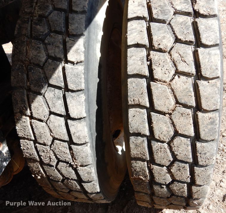 image for item DK0230 2008 Peterbilt 386  water truck