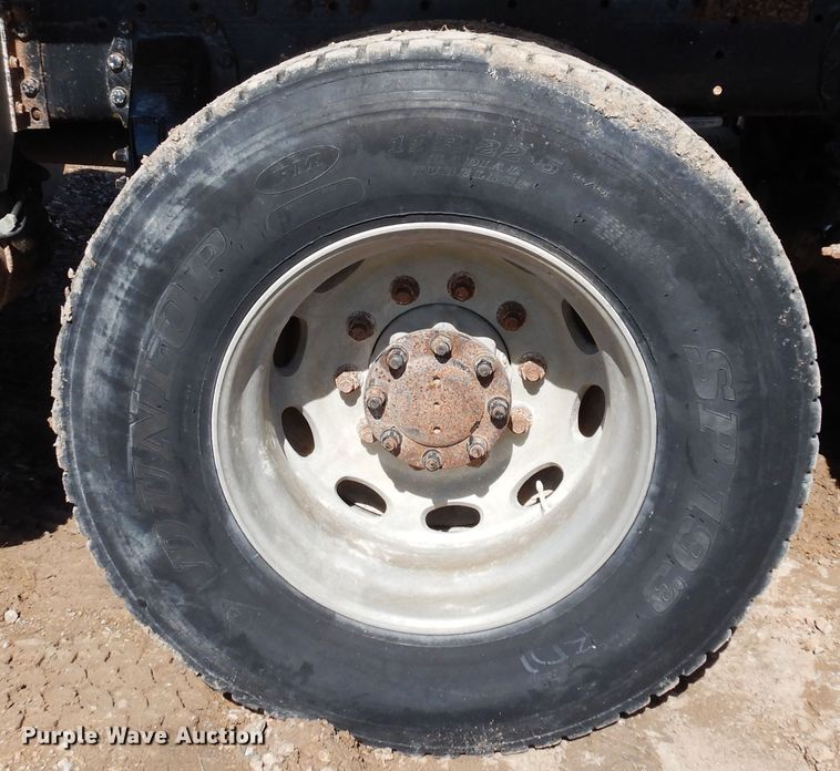 image for item DK0230 2008 Peterbilt 386  water truck