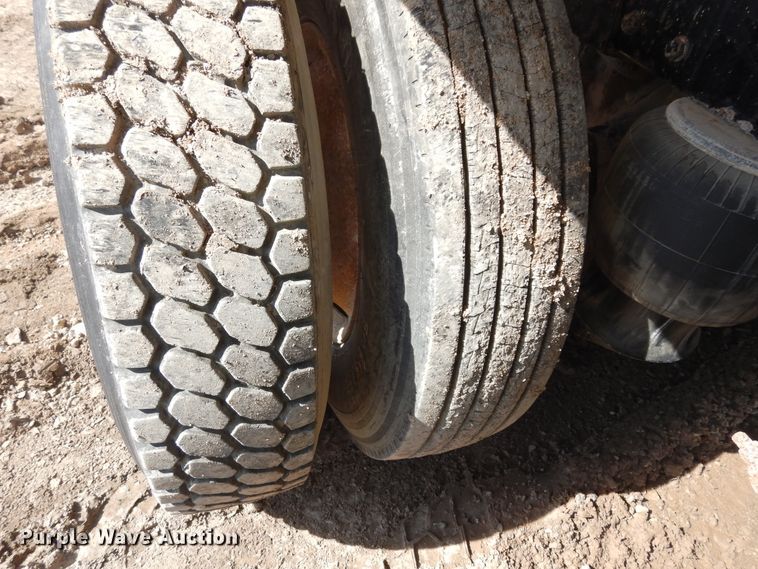 image for item DK0230 2008 Peterbilt 386  water truck