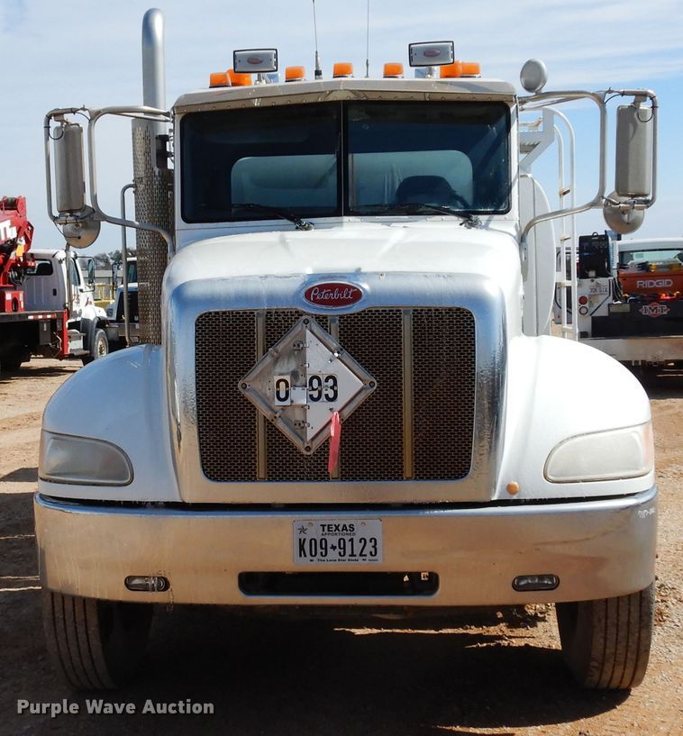 image for item DK0234 2014 Peterbilt 337  fuel / lube truck