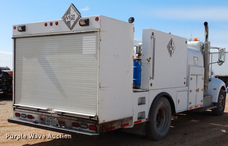image for item DK0234 2014 Peterbilt 337  fuel / lube truck