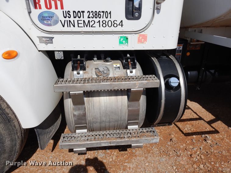 image for item DK0234 2014 Peterbilt 337  fuel / lube truck