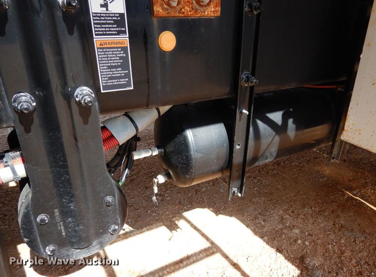 image for item DK0234 2014 Peterbilt 337  fuel / lube truck