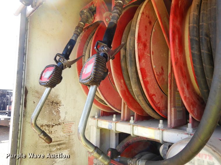 image for item DK0234 2014 Peterbilt 337  fuel / lube truck