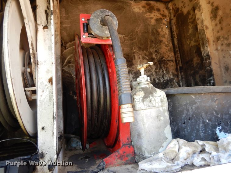 image for item DK0234 2014 Peterbilt 337  fuel / lube truck