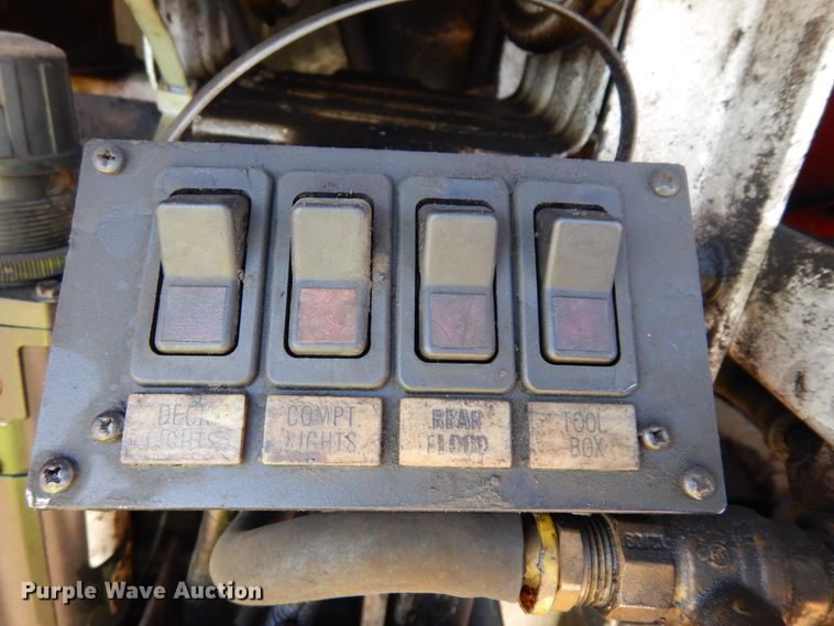 image for item DK0234 2014 Peterbilt 337  fuel / lube truck