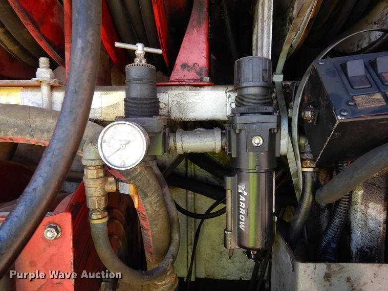 image for item DK0234 2014 Peterbilt 337  fuel / lube truck