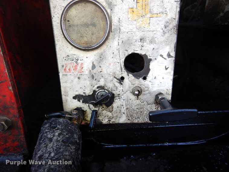 image for item DK0234 2014 Peterbilt 337  fuel / lube truck