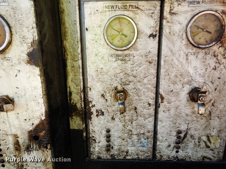 image for item DK0234 2014 Peterbilt 337  fuel / lube truck