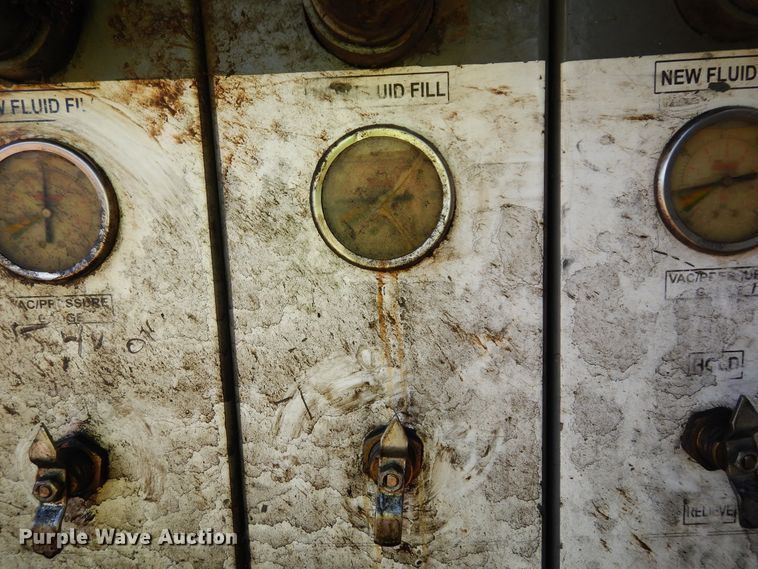 image for item DK0234 2014 Peterbilt 337  fuel / lube truck