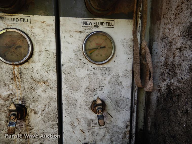 image for item DK0234 2014 Peterbilt 337  fuel / lube truck