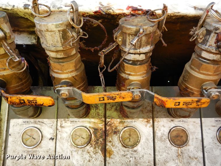 image for item DK0234 2014 Peterbilt 337  fuel / lube truck