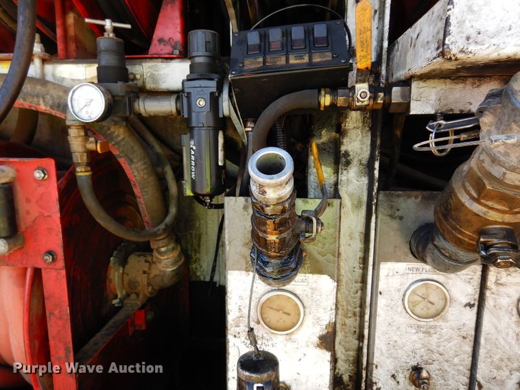 image for item DK0234 2014 Peterbilt 337  fuel / lube truck