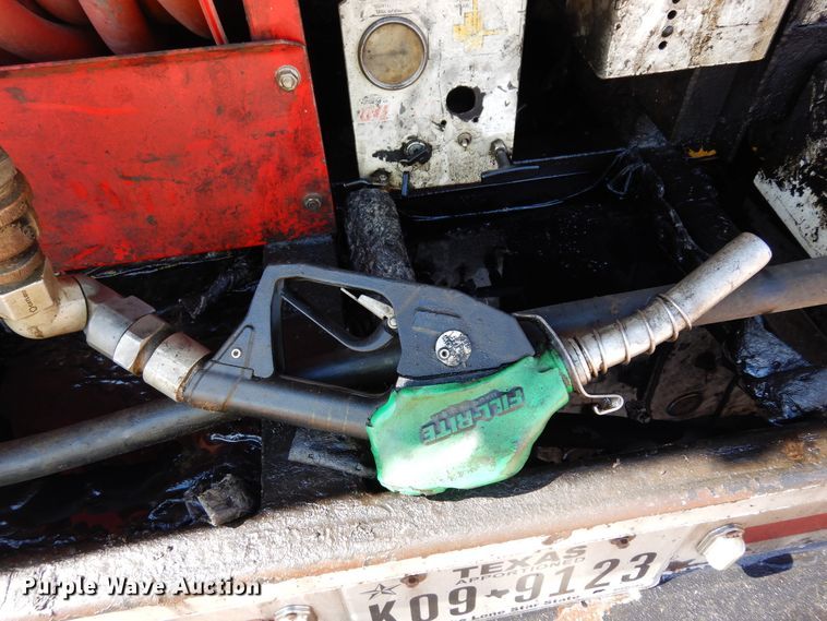 image for item DK0234 2014 Peterbilt 337  fuel / lube truck