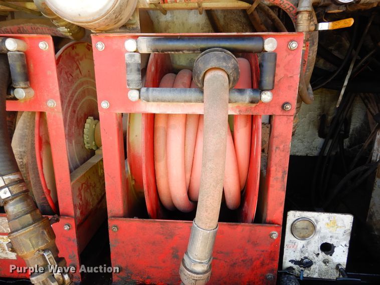 image for item DK0234 2014 Peterbilt 337  fuel / lube truck