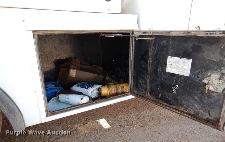 image for item DK0234 2014 Peterbilt 337  fuel / lube truck