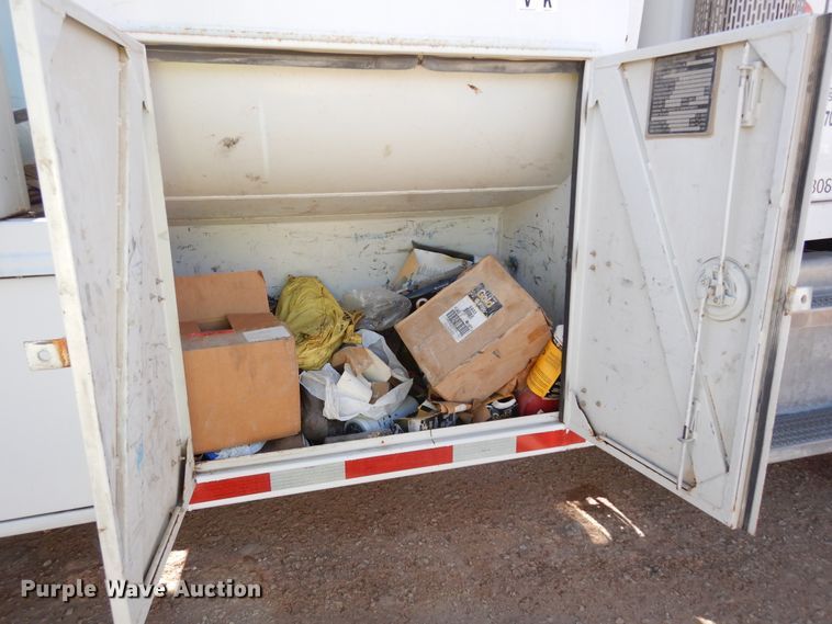 image for item DK0234 2014 Peterbilt 337  fuel / lube truck