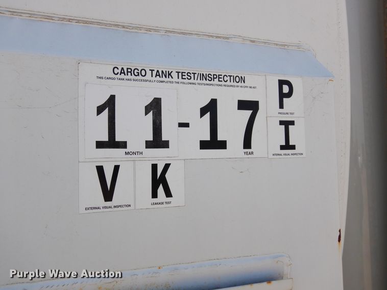 image for item DK0234 2014 Peterbilt 337  fuel / lube truck