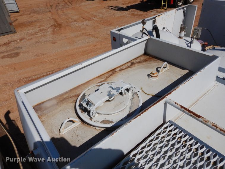 image for item DK0234 2014 Peterbilt 337  fuel / lube truck