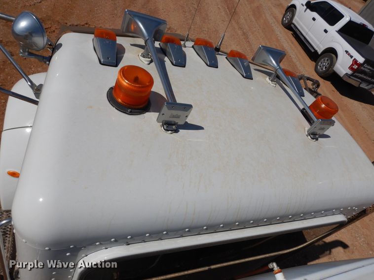 image for item DK0234 2014 Peterbilt 337  fuel / lube truck