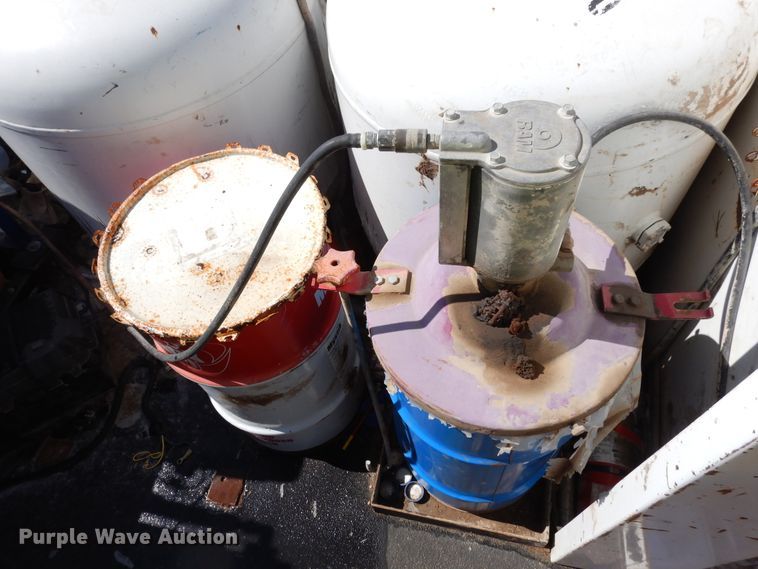 image for item DK0234 2014 Peterbilt 337  fuel / lube truck