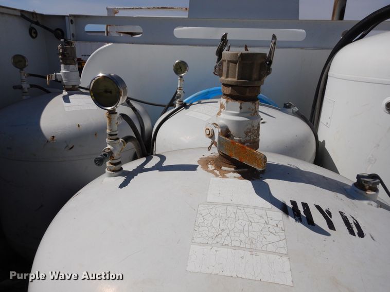 image for item DK0234 2014 Peterbilt 337  fuel / lube truck